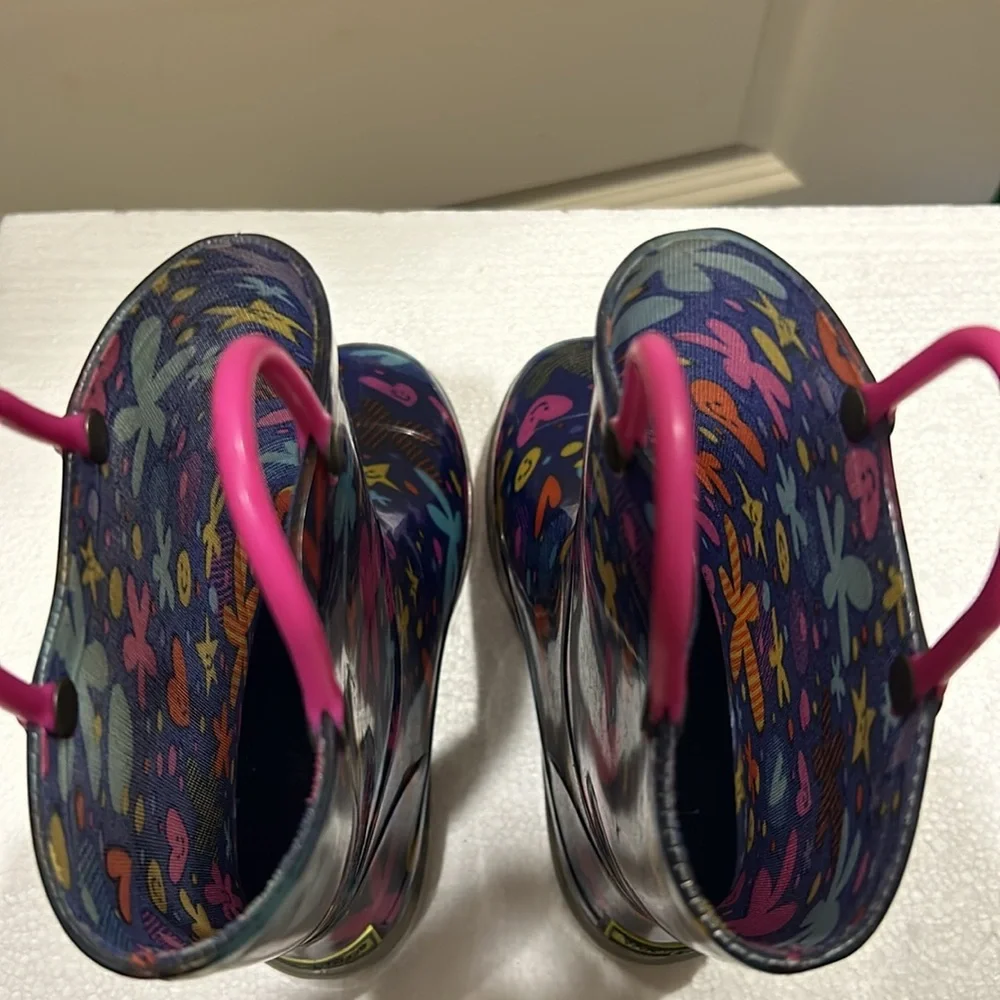 Western Chief Floral hearts stars smiley face Rain Boots light up heels size 10